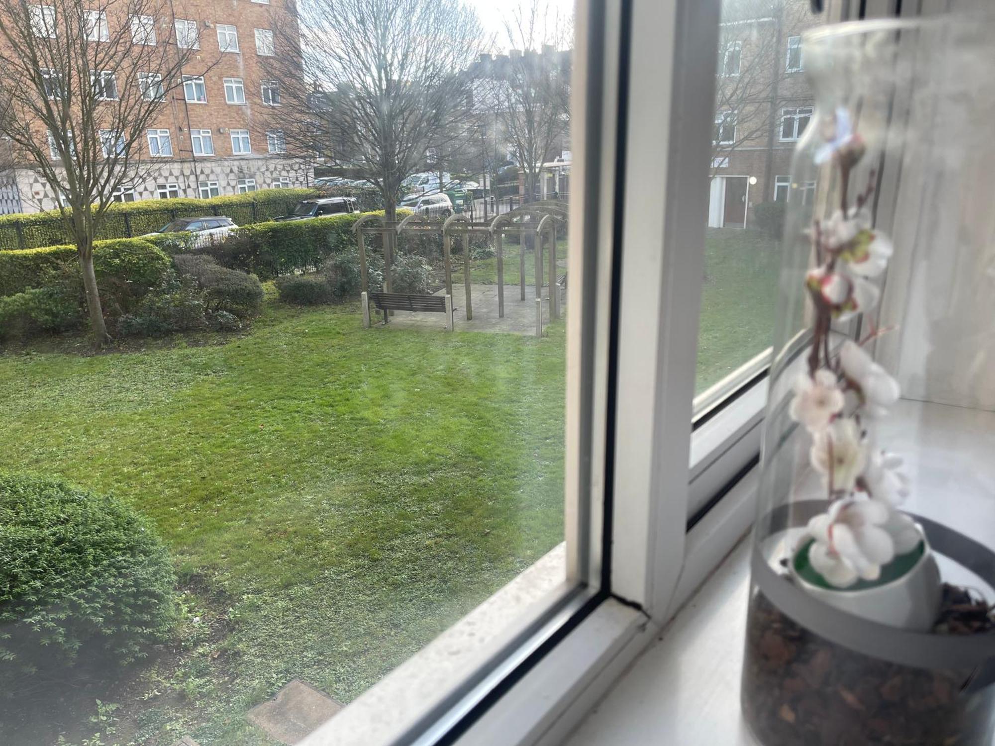 Room With Kitchen In Central London Exterior photo